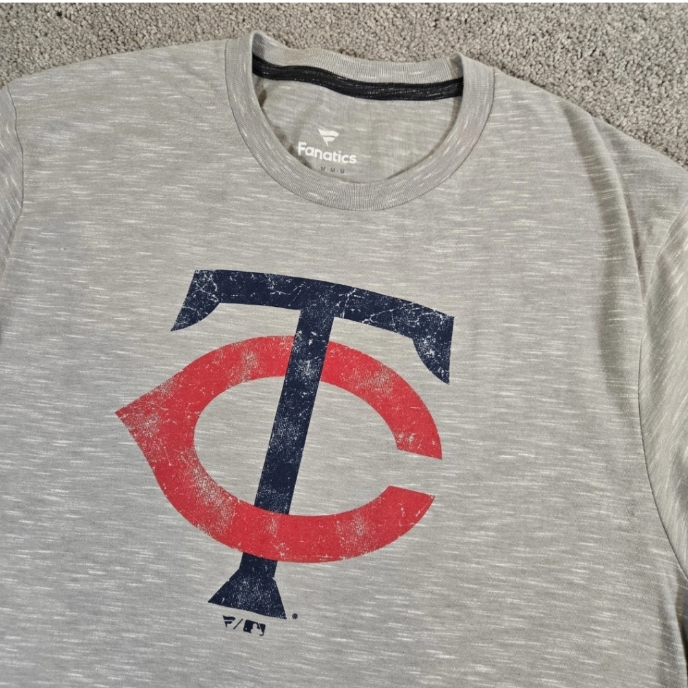 NWT Men's Fanatics Minnesota‎ Twins Ash Distressed Team Tri-Blend T-Shirt Medium